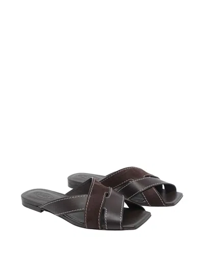 Tod's Flat Leather Sandals With Crossed Straps Shoes In Brown