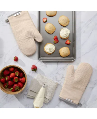 Kitchenaid Asteroid 2-pc. Oven Mitt Set In Neutral