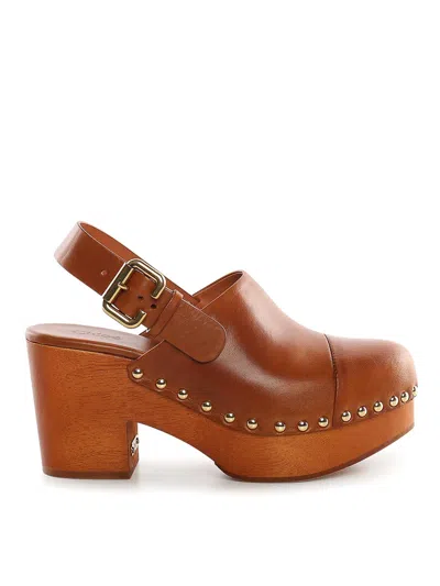Chloé Chunky Heel Stud Embellishments Wooden Platform Pumps In Ginger Brown