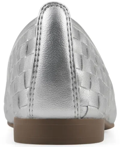 White Mountain Boccie Flat In Silver