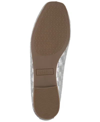 White Mountain Boccie Flat In Silver