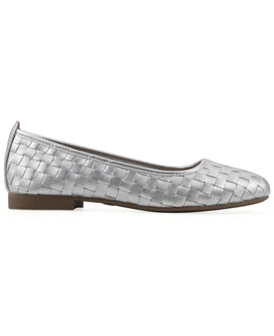 White Mountain Boccie Flat In Silver