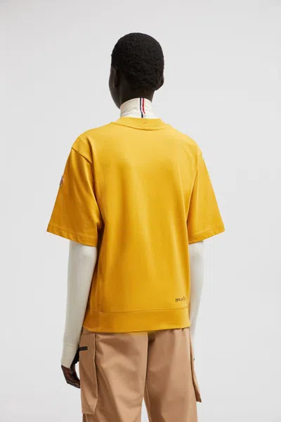 Moncler Logo T-shirt In Gold