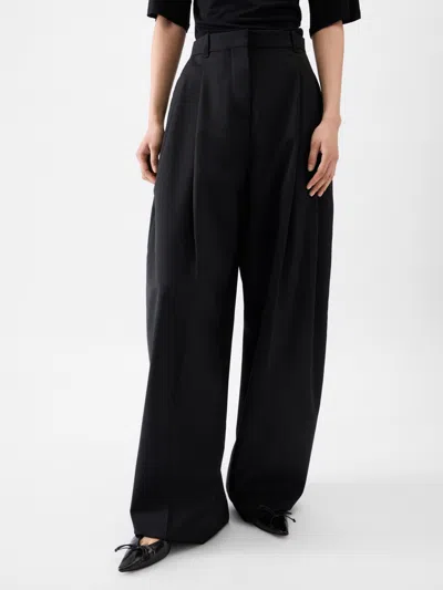Jacquemus Pleated Pants In Black