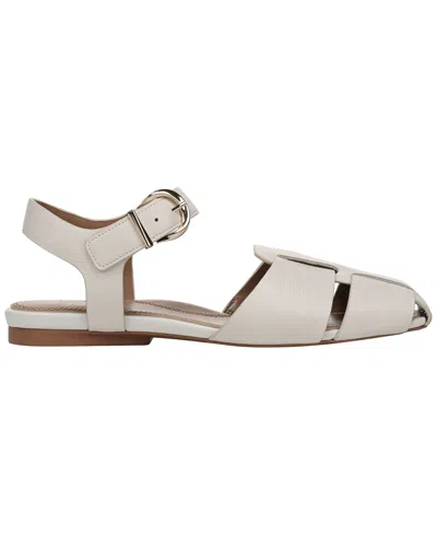 Naturalizer Cleo Flat In White
