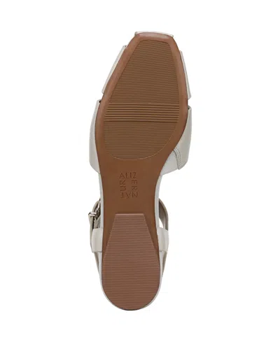 Naturalizer Cleo Flat In White