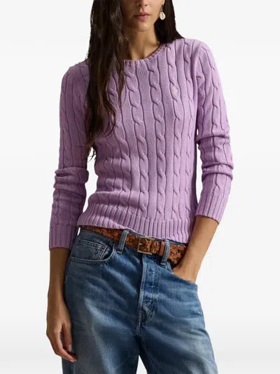 绞花针织圆领毛衣