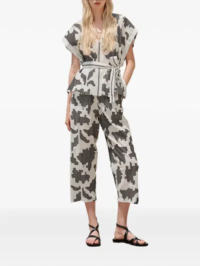 Devotion Orenda Patterned Cropped Trousers In Black