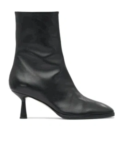 Aeyde Women Black Ankle Boots With Rounded Toe In Leather Woman In Black