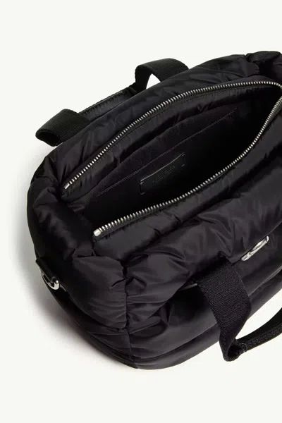 Moncler Borsa A Mano Caradoc Mini In Tessuto Nero Donna In Black