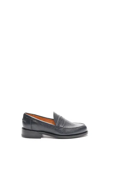 Macian Ludo Penny Loafer In Black