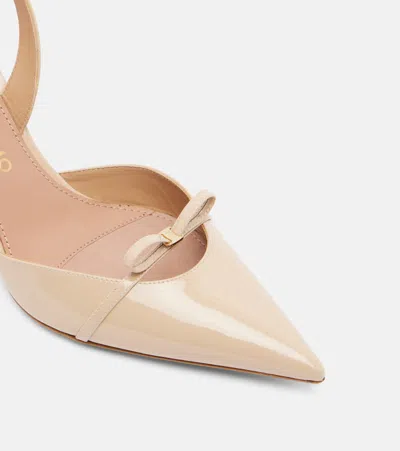 Ferragamo Bow-detail Patent Leather Slingback Pumps In Nude