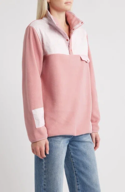 Happy Camp3r Ditsy Daisy Henley Pullover In Pink