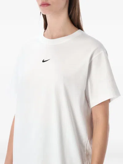 Nike Classic T-shirt In White