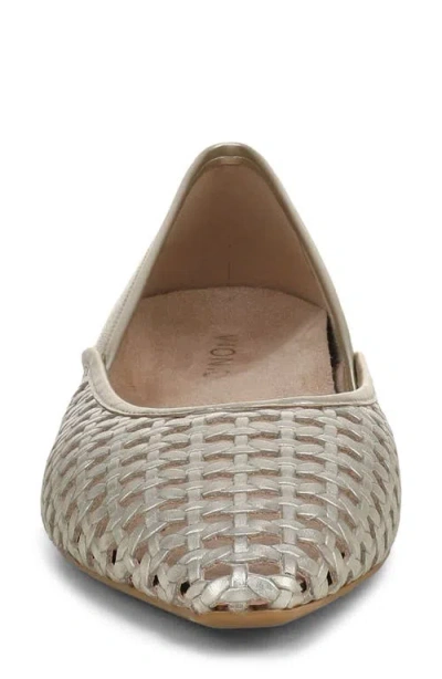 Vionic Gracia Woven Flat In Gold