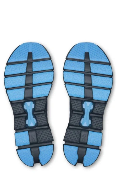 On Cloud X 4 Training Shoe In Black