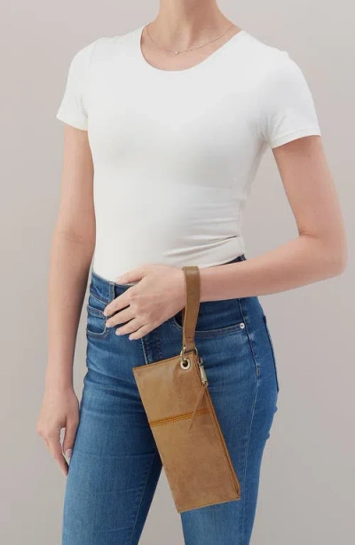 Hobo Vida Leather Wristlet In Brown