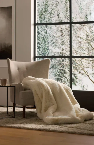 Cozy Earth Extra Weight Cuddle Blanket In Neutral