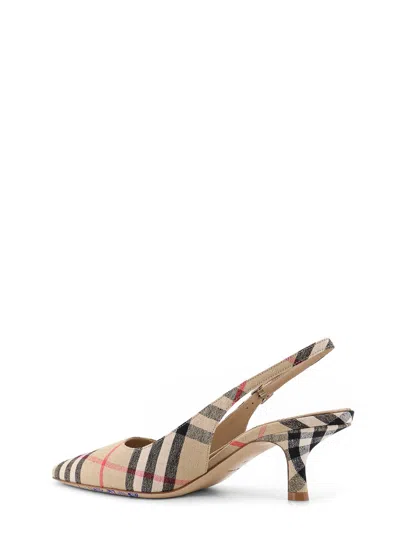 Burberry Adjustable Buckled Strap Pointed Toe Kitten Heel Shoes 5.5cm In Animal Print