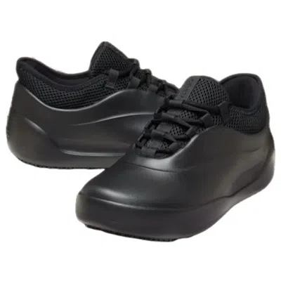 Crocs Bistro No Hands Work Sneaker In Black