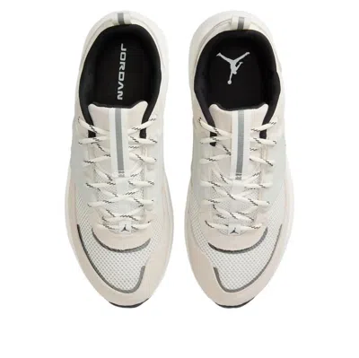 Jordan Trunner Sneakers In White