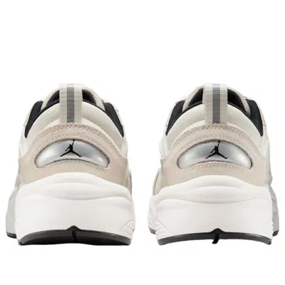 Jordan Trunner Sneakers In White