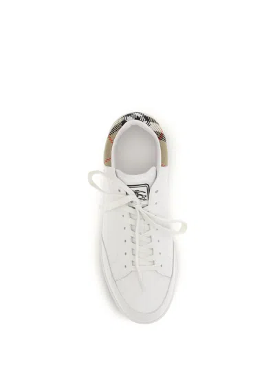 Burberry White Calf Leather Bos Taurus Low Top Sneakers