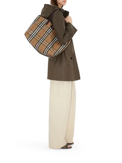 Burberry Medium Tote Bag Highlands Rectangular Check In White