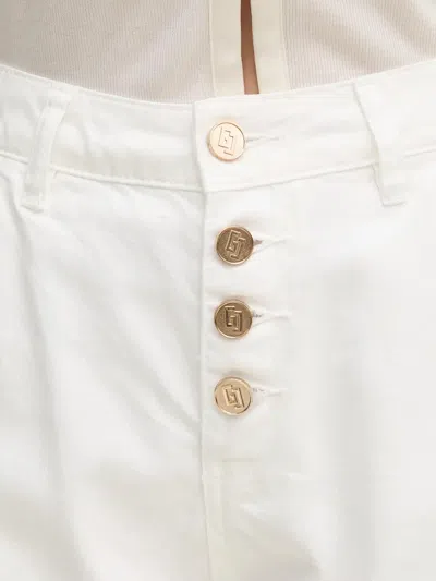 Gaudì Buttoned Shorts In White