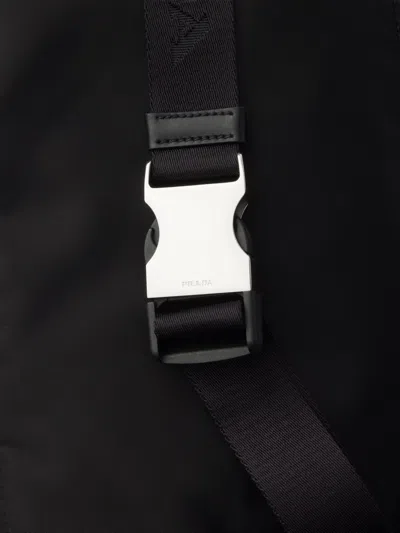 Prada ロゴプレート ショルダーバッグ In Brown