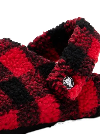 Crocs Checked Slippers In Red