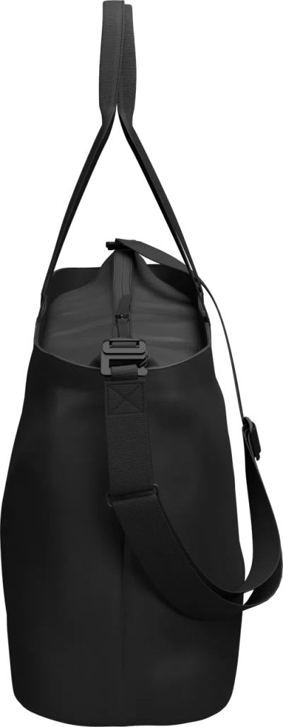 D_b_ Essential Weekender, 40l In Black