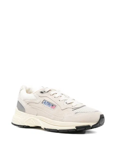 Autry Hyperway Grey Low Top Sneakers With Logo Patch On Side And Tongue In Suede And Mesh Woman In Gray