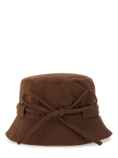 Jacquemus Le Bob De-nmes Bucket Hat In Burgundy