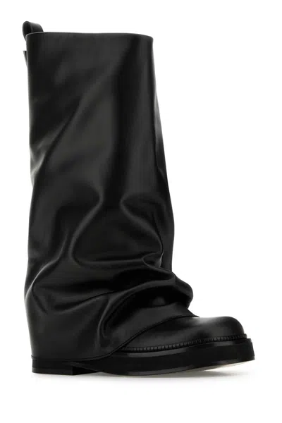 Attico Robin Boots With Square Toe And Logo Plate On The Back In Black Leather For Women In Black