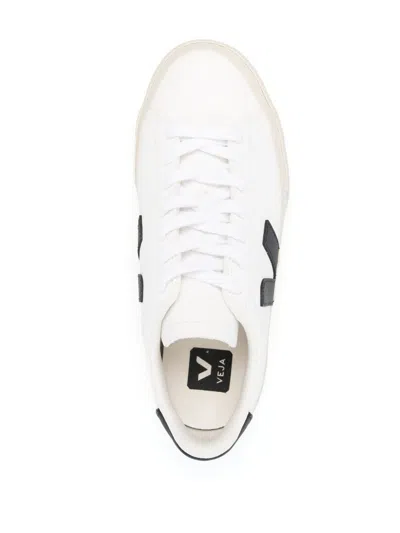 Veja Minimalist White Sneakers With Contrasting Logo In Neutral