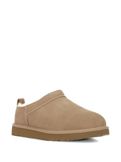 Ugg Slippers Flat Sole Pull Tab Round Toe In Sand