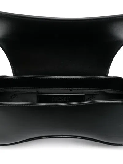 Diesel Play Logo Plaque Shoulder Bag In Black