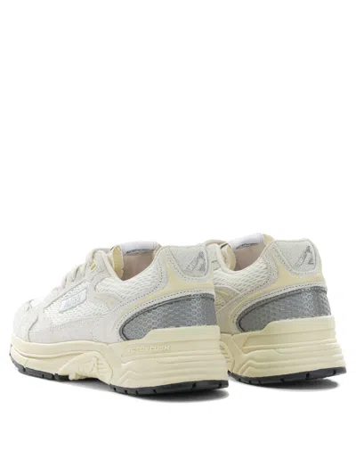Autry Hyperway Low-top Running Sneakers In White