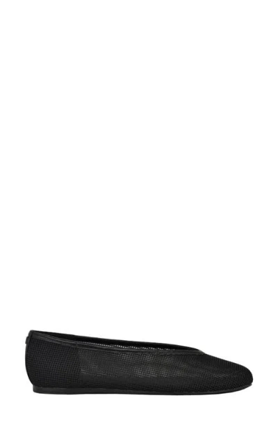 Calvin Klein Zinya Flat In Black