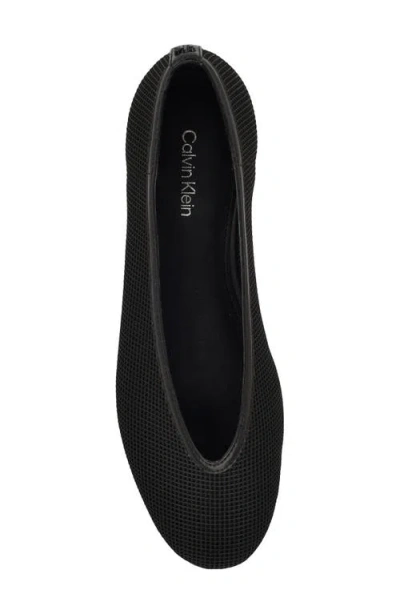 Calvin Klein Zinya Flat In Black
