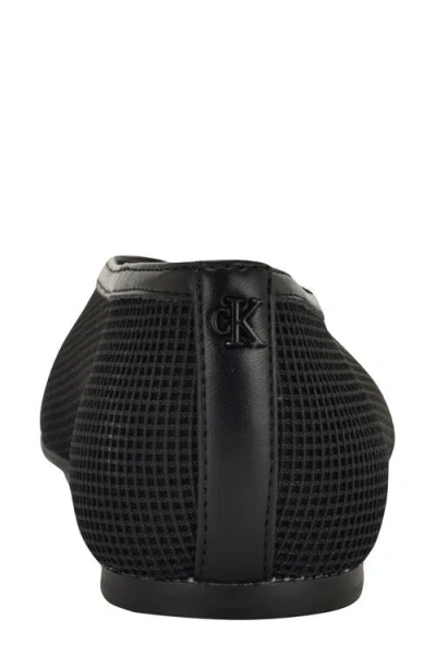 Calvin Klein Zinya Flat In Black