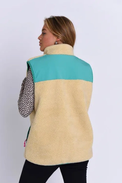 Oosc Method Vest Sand In Neutral