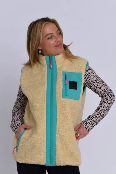 Oosc Method Vest Sand In Neutral