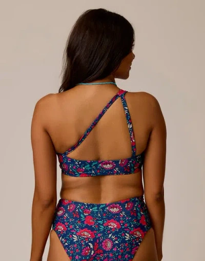 Carve Designs Bondi Compression Top In Blue