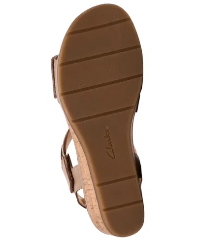 Clarks Kacha Wave Wedge Sandal In Brown