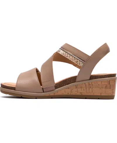 Clarks Kacha Wave Wedge Sandal In Brown
