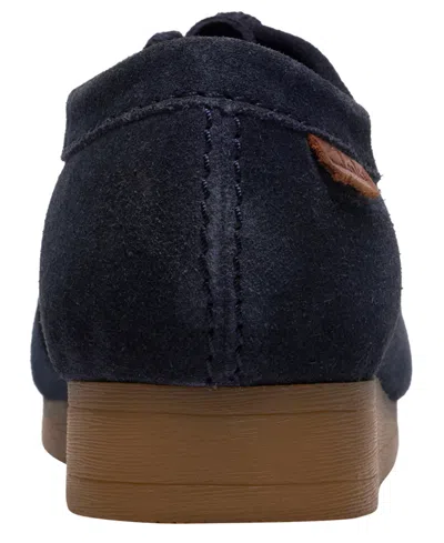 Clarks ® Wallaston Low Chukka Boot In Blue