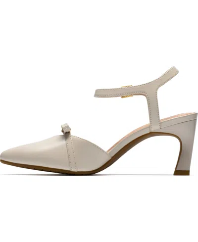 Clarks Tammitha Bar Pump In White