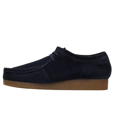 Clarks ® Wallaston Low Chukka Boot In Blue